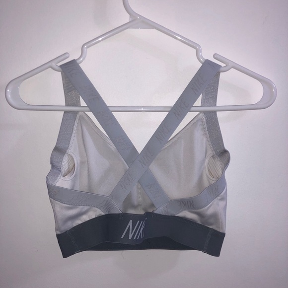 Nike Women's Pro Indy Logo Back Bra - Picture 2 of 4